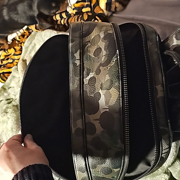 Coach leather backpack camoflauge - Picture 3 of 3